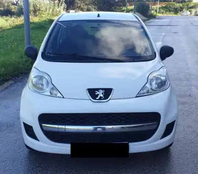 Peugeot 107 2009 - 4990 EUR, 195000 km - AUTO.MOTO.pt - 195000km - foto 2 de 17