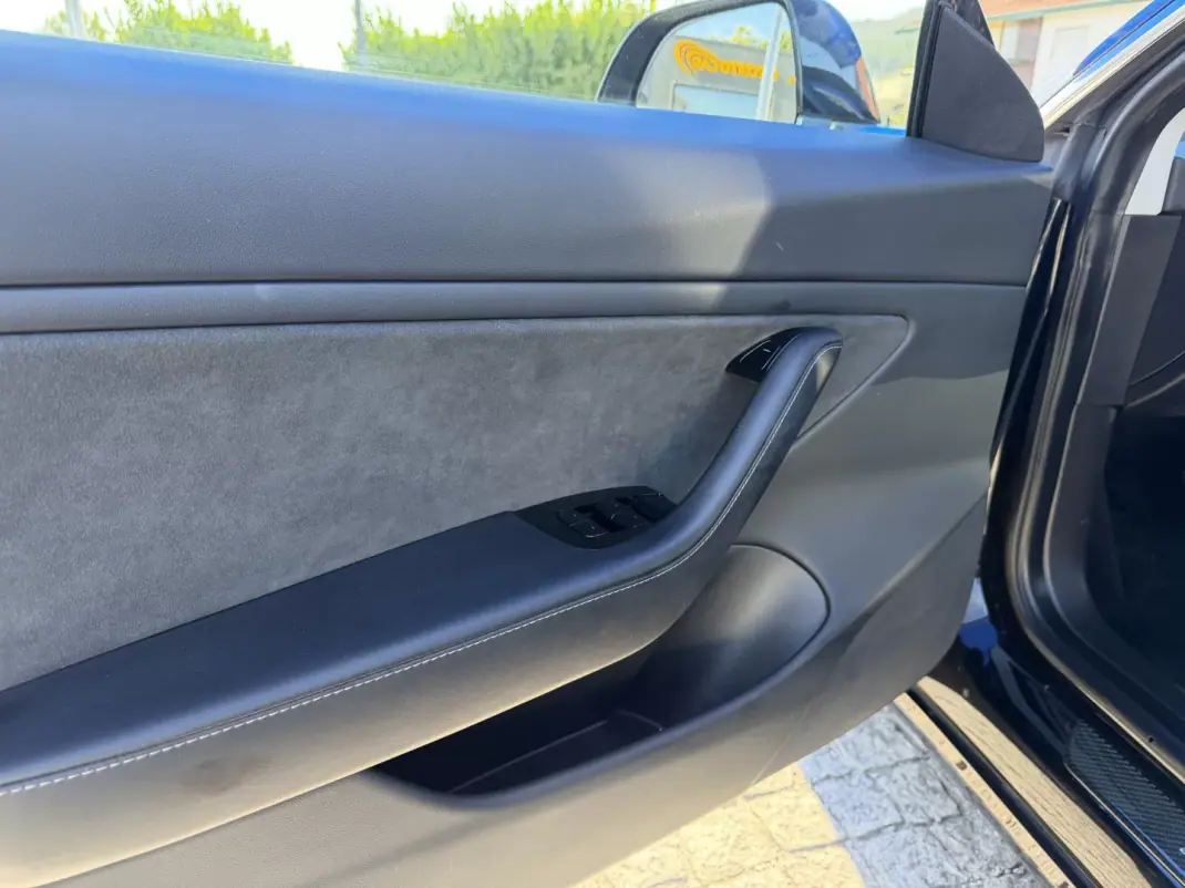 Tesla Model 3 2020 - 29500 EUR, 89581 km - 89581km - foto 33 de 48