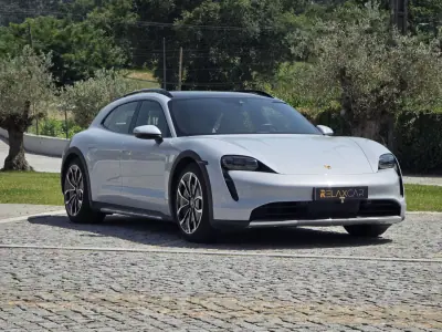 Porsche Taycan Cross Turismo 2021 - 65499 EUR, 59000 km - AUTO.MOTO.pt - 59000km - foto 38 de 40