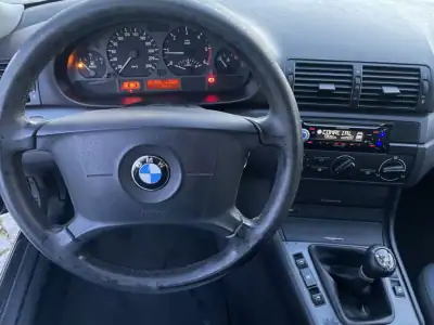 BMW 318 2005 - 6950 EUR, 281920 km - AUTO.MOTO.pt - 281920km - foto 9 de 11