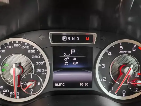 Mercedes-Benz A 45 AMG 2013 - 31500 EUR, 112700 km - AUTO.MOTO.pt - 112700km - foto 39 de 40