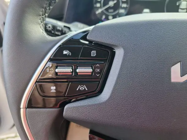 Kia Niro EV 2024 - 33500 EUR, 1700 km - AUTO.MOTO.pt - 1700km - foto 13 de 48