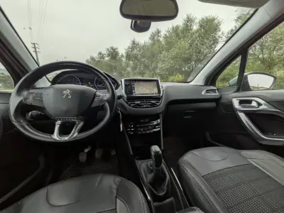 Peugeot 2008 2015 - 10990 EUR, 100000 km - 100000km - foto 12 de 14