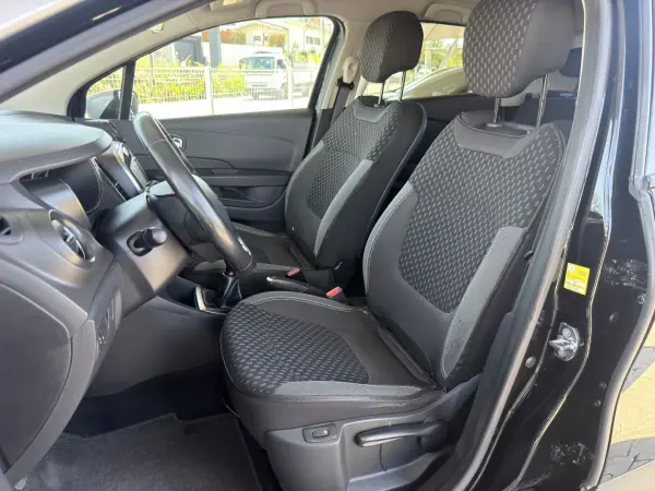 Renault Captur 2018 - 12990 EUR, 113813 km - AUTO.MOTO.pt - 113813km - foto 11 de 20