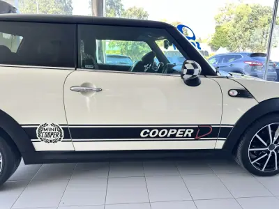 MINI 3 Portas 2008 - 9390 EUR, 182407 km - 182407km - foto 27 de 38