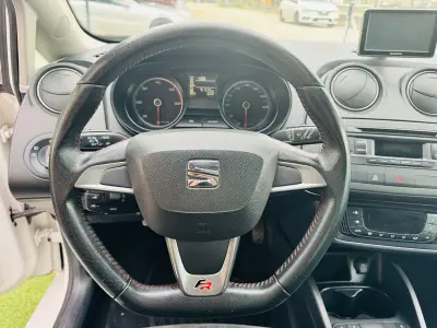 SEAT Ibiza 2015 - 15000 EUR, 159000 km - AUTO.MOTO.pt - 159000km - foto 9 de 20