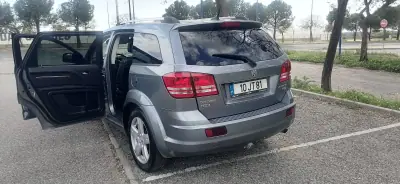 Dodge Journey 2010 - 7900 EUR, 173020 km - AUTO.MOTO.pt - 173020km - foto 5 de 17