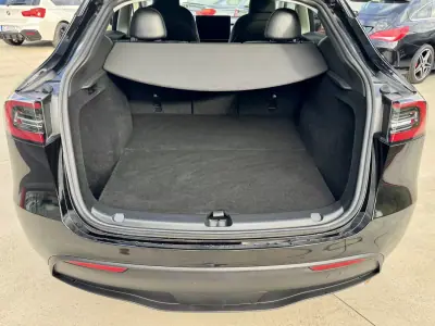 Tesla Model Y 2024 - 37999 EUR, 35000 km - AUTO.MOTO.pt - 35000km - foto 22 de 22