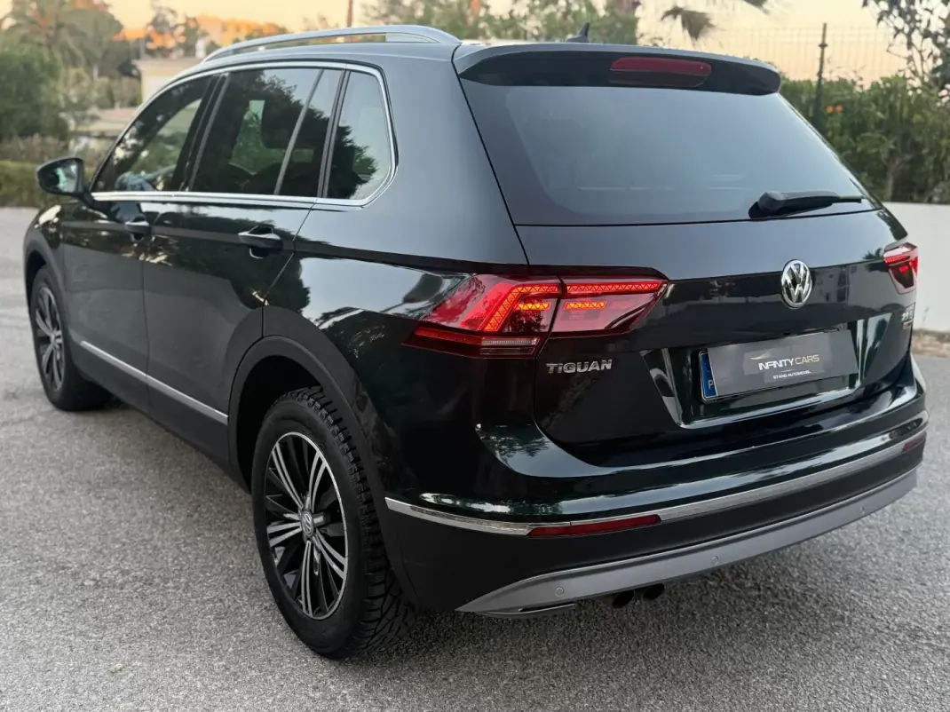 Volkswagen Tiguan 2017 - 22699 EUR, 120000 km - AUTO.MOTO.pt - 120000km - foto 18 de 26