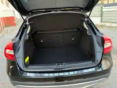 Mercedes-Benz GLA 220 2015 - 17000 EUR, 197000 km - AUTO.MOTO.pt - 197000km - foto 6 de 11