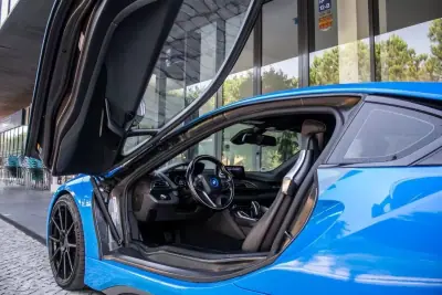BMW i8 2016 - 61900 EUR, 93668 km - AUTO.MOTO.pt - 93668km - foto 37 de 45