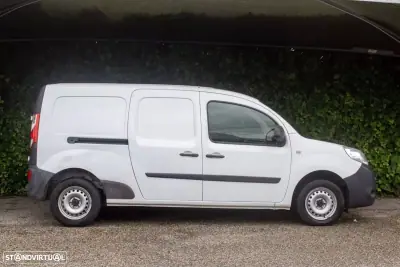 Renault Kangoo 1.5 DCi Maxi 2020 - 11900 EUR, 126000 km - AUTO.MOTO.pt - 126000km - foto 7 de 12