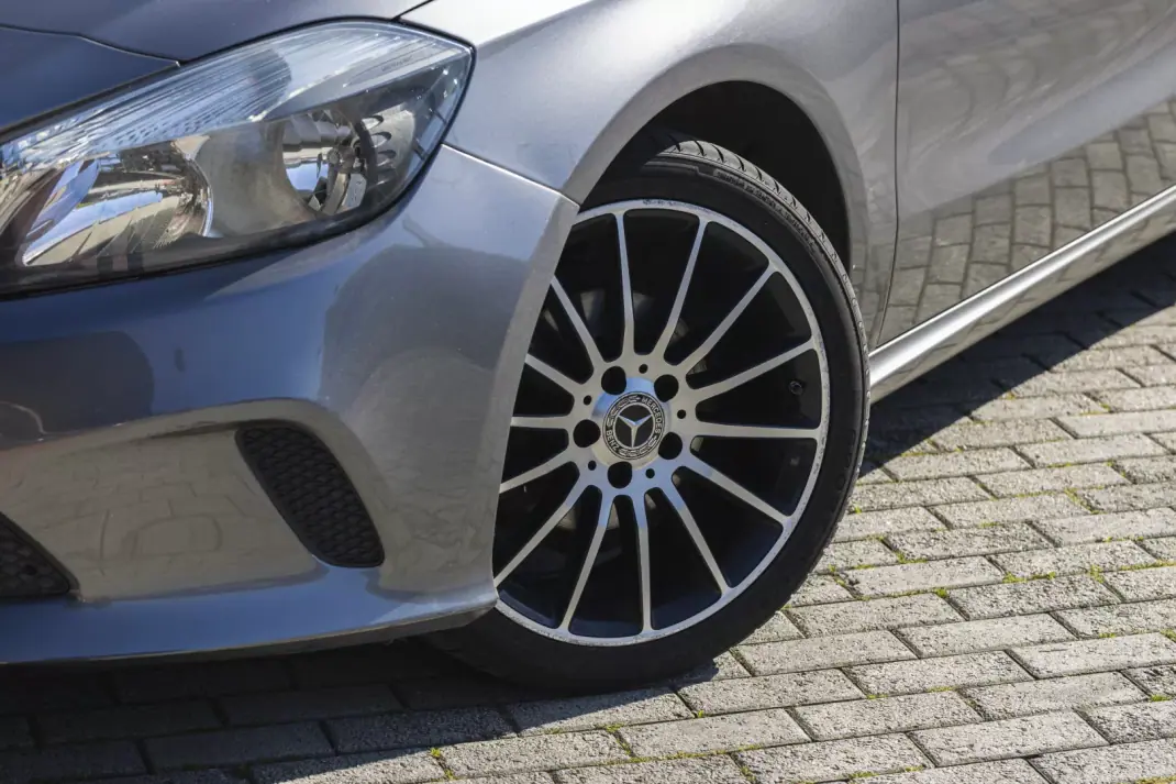 Mercedes-Benz A 160 2016 - 14900 EUR, 172690 km - AUTO.MOTO.pt - 172690km - foto 13 de 33