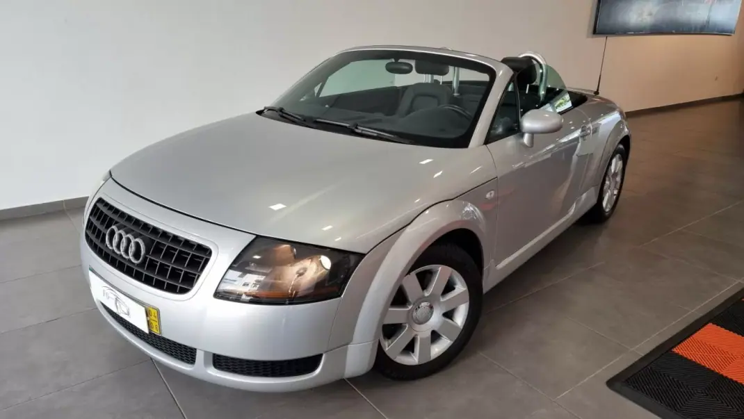 Audi TT Roadster 2004 - 17990 EUR, 63500 km - AUTO.MOTO.pt - 63500km - foto 1 de 24