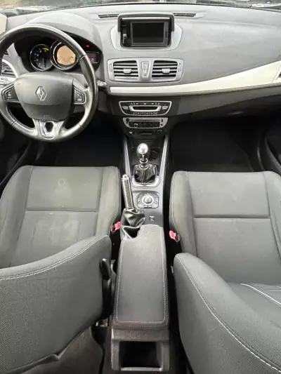 Renault Mégane Sport Tourer 2014 - 8900 EUR, 269392 km - AUTO.MOTO.pt - 269392km - foto 13 de 20