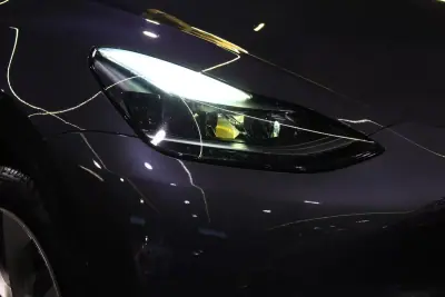 Tesla Model Y 2021 - 32240 EUR, 132000 km - AUTO.MOTO.pt - 132000km - foto 8 de 38