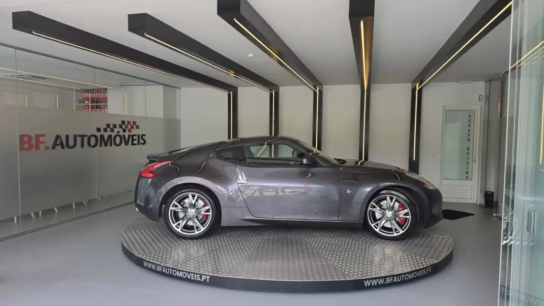 Nissan 370 Z 2010 - 39900 EUR, 111567 km - AUTO.MOTO.pt - 111567km - foto 7 de 62