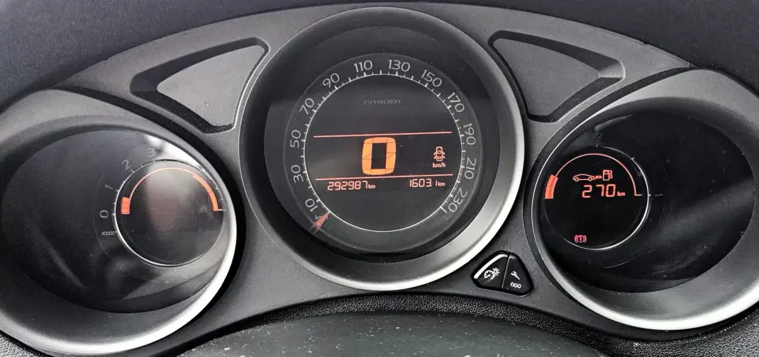 Citroën C4 2011 - 6500 EUR, 290000 km - AUTO.MOTO.pt - 290000km - foto 12 de 20