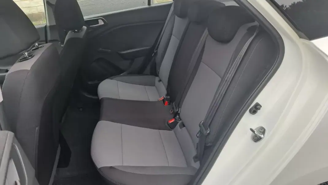 Hyundai i20 2018 - 10890 EUR, 134296 km - AUTO.MOTO.pt - 134296km - foto 28 de 43