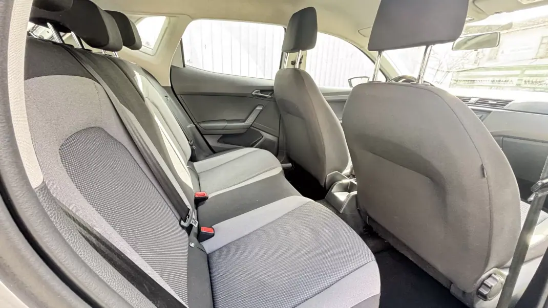 SEAT Ibiza 2018 - 14500 EUR, 136000 km - 136000km - foto 5 de 12