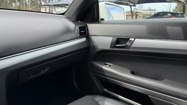 Mercedes-Benz E 250 2010 - 17000 EUR, 0 km - AUTO.MOTO.pt - foto 34 de 56