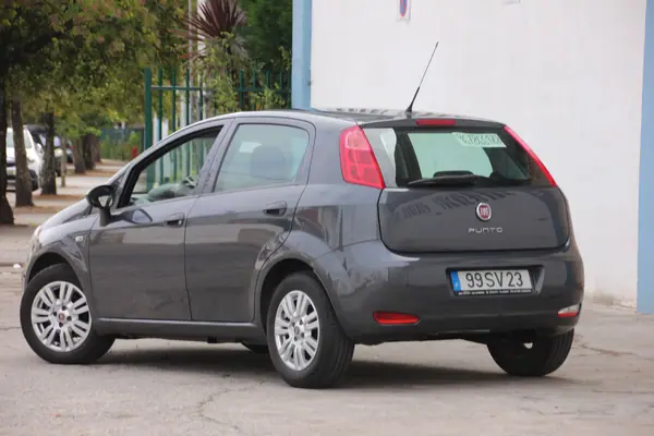 Fiat Punto 2017 — foto 3 de 15