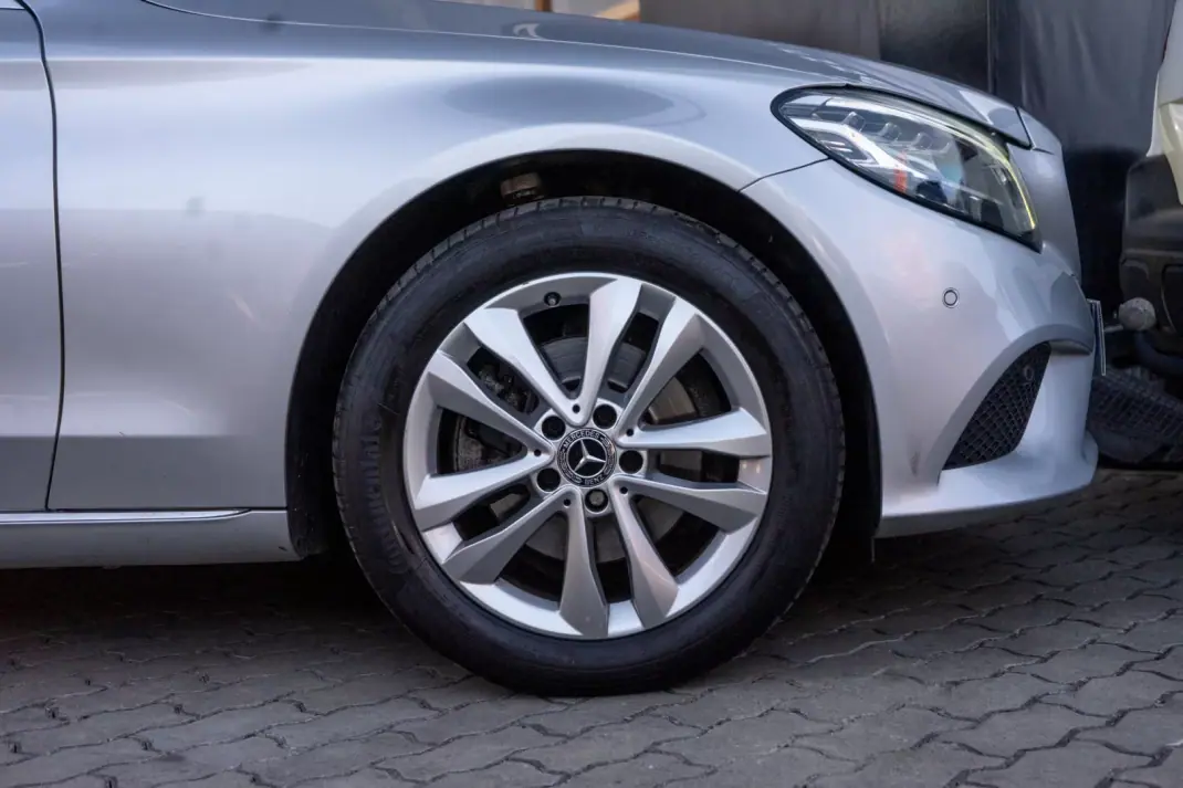 Mercedes-Benz C 200 2019 - 22900 EUR, 84000 km - AUTO.MOTO.pt - 84000km - foto 2 de 19
