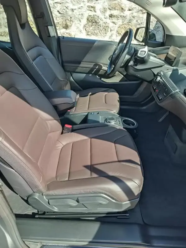 BMW i3 2019 - 24500 EUR, 75900 km - AUTO.MOTO.pt - 75900km - foto 11 de 16