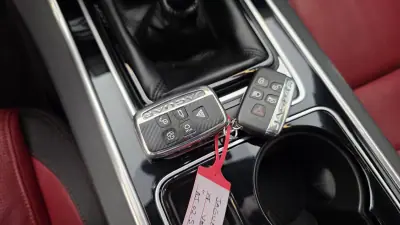 Jaguar XE 2016 - 14950 EUR, 176623 km - AUTO.MOTO.pt - 176623km - foto 44 de 58