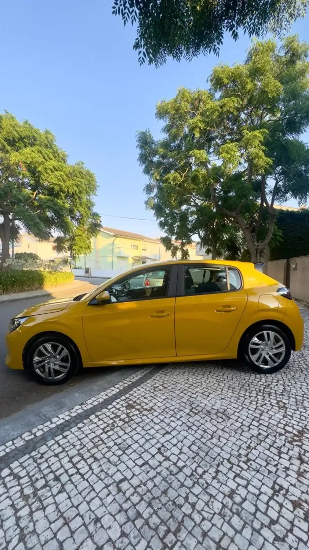 Peugeot 208 2020 - 12750 EUR, 127000 km - 127000km - foto 4 de 18