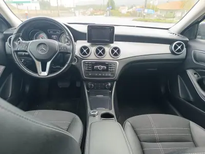 Mercedes-Benz GLA 180 2015 - 22500 EUR, 120000 km - AUTO.MOTO.pt - 120000km - foto 16 de 28