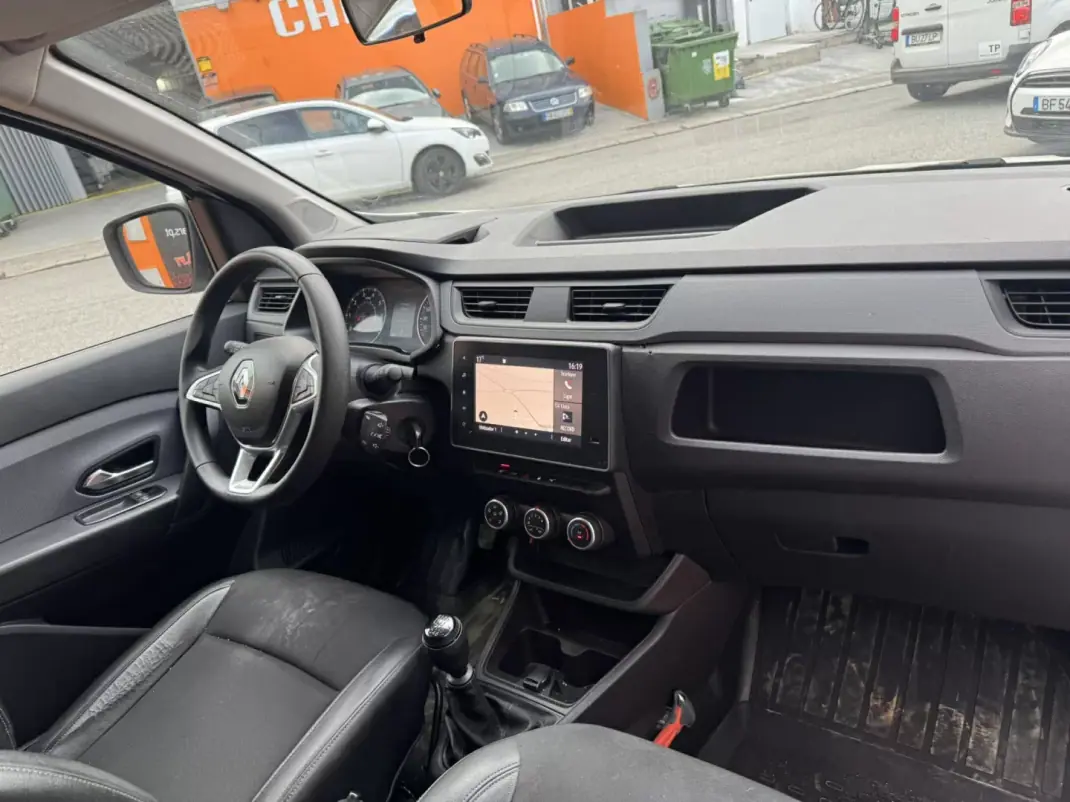 Renault EXPRESS 1.5 Blue dCi 2LUG 2023 - 9900 EUR, 177712 km - AUTO.MOTO.pt - 177712km - foto 11 de 14