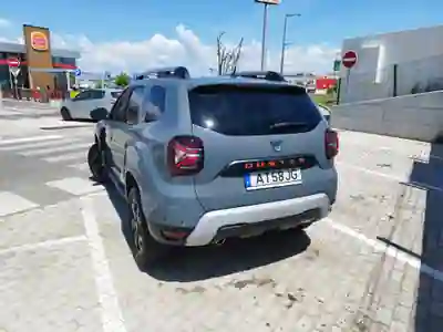 Dacia Duster 2022 - 18950 EUR, 28426 km - AUTO.MOTO.pt - 28426km - foto 4 de 10