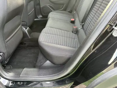 Peugeot 2008 2021 - 21500 EUR, 170000 km - 170000km - foto 40 de 53