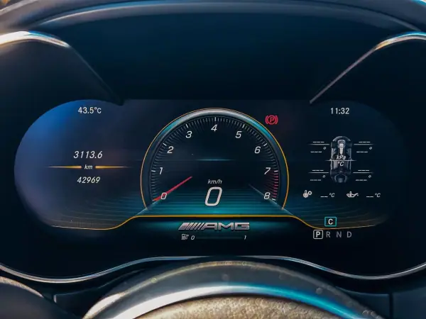 Mercedes-Benz AMG GT 2019 - 197500 EUR, 43000 km - AUTO.MOTO.pt - 43000km - foto 4 de 15