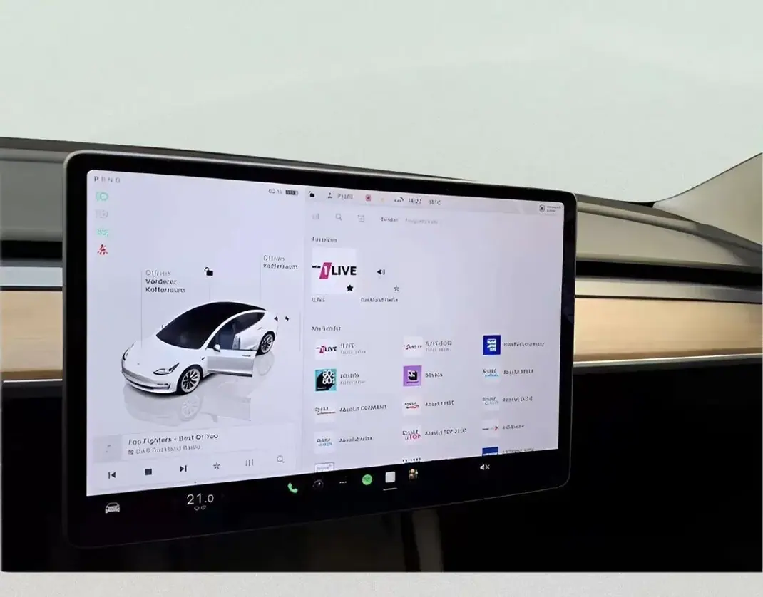 Tesla Model 3 2022 - 28500 EUR, 45186 km - AUTO.MOTO.pt - 45186km - foto 4 de 15