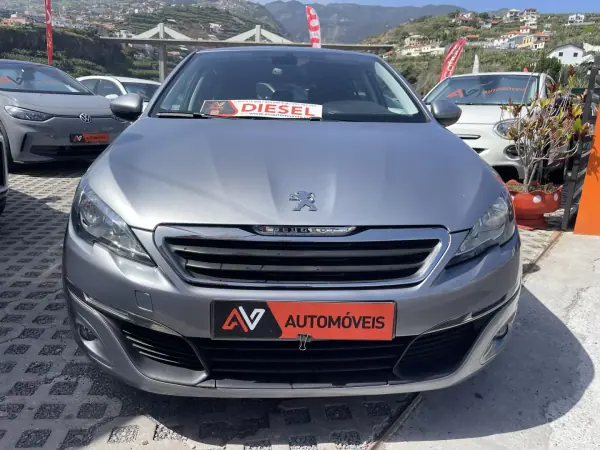 Peugeot 308 2017 - 11950 EUR, 120818 km - AUTO.MOTO.pt - 120818km - foto 2 de 12