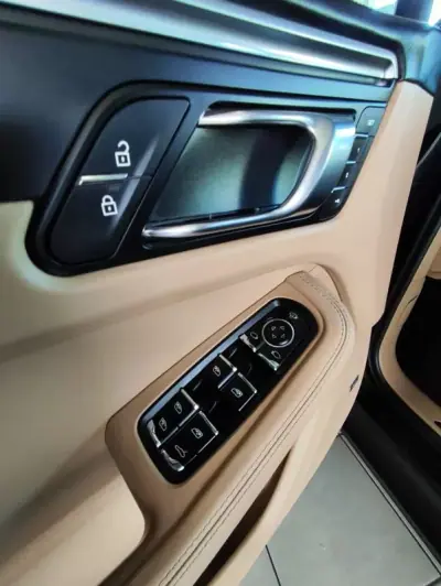 Porsche Macan 2024 - 84900 EUR, 20700 km - AUTO.MOTO.pt - 20700km - foto 25 de 41