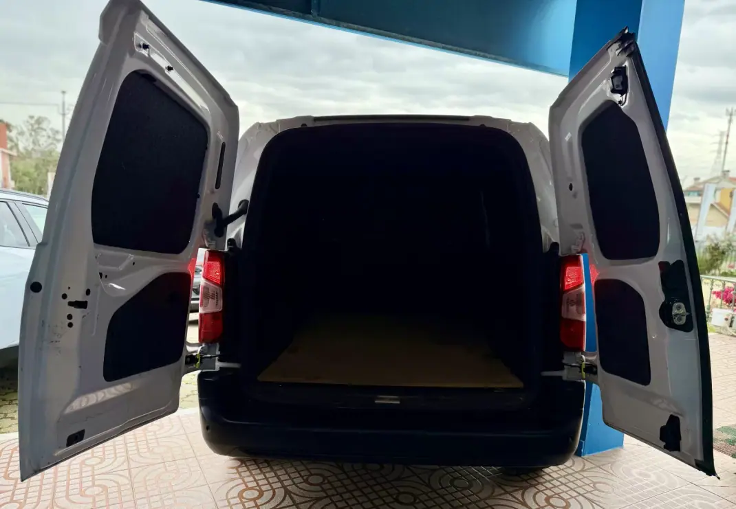 Peugeot 2024 - 18950 EUR, 82000 km - AUTO.MOTO.pt - 82000km - foto 22 de 24