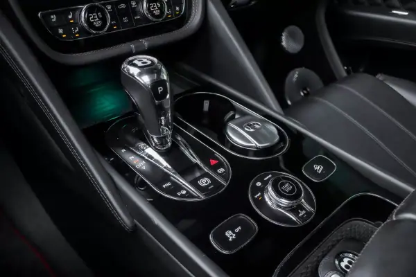 Bentley Bentayga 2022 - 210000 EUR, 70942 km - AUTO.MOTO.pt - 70942km - foto 23 de 57