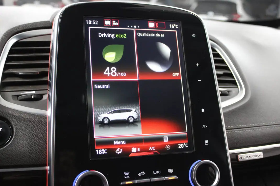 Renault Espace 2017 - 17900 EUR, 171000 km - AUTO.MOTO.pt - 171000km - foto 22 de 31