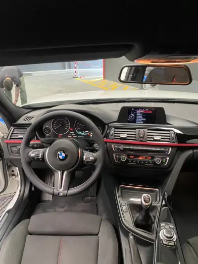 BMW 320 2015 - 14490 EUR, 252230 km - AUTO.MOTO.pt - 252230km - foto 6 de 10
