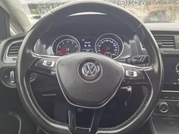 Volkswagen Golf 2019 - 18999 EUR, 139668 km - AUTO.MOTO.pt - 139668km - foto 16 de 30