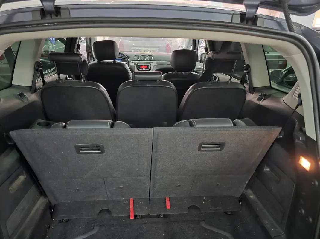 Ford S-Max 2009 - 3000 EUR, 351000 km - 351000km - foto 11 de 16