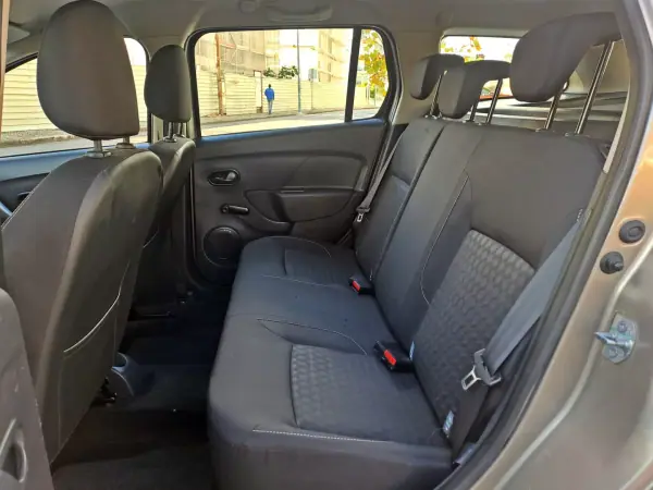 Dacia Logan MCV 2014 - 6990 EUR, 125000 km - AUTO.MOTO.pt - 125000km - foto 16 de 23