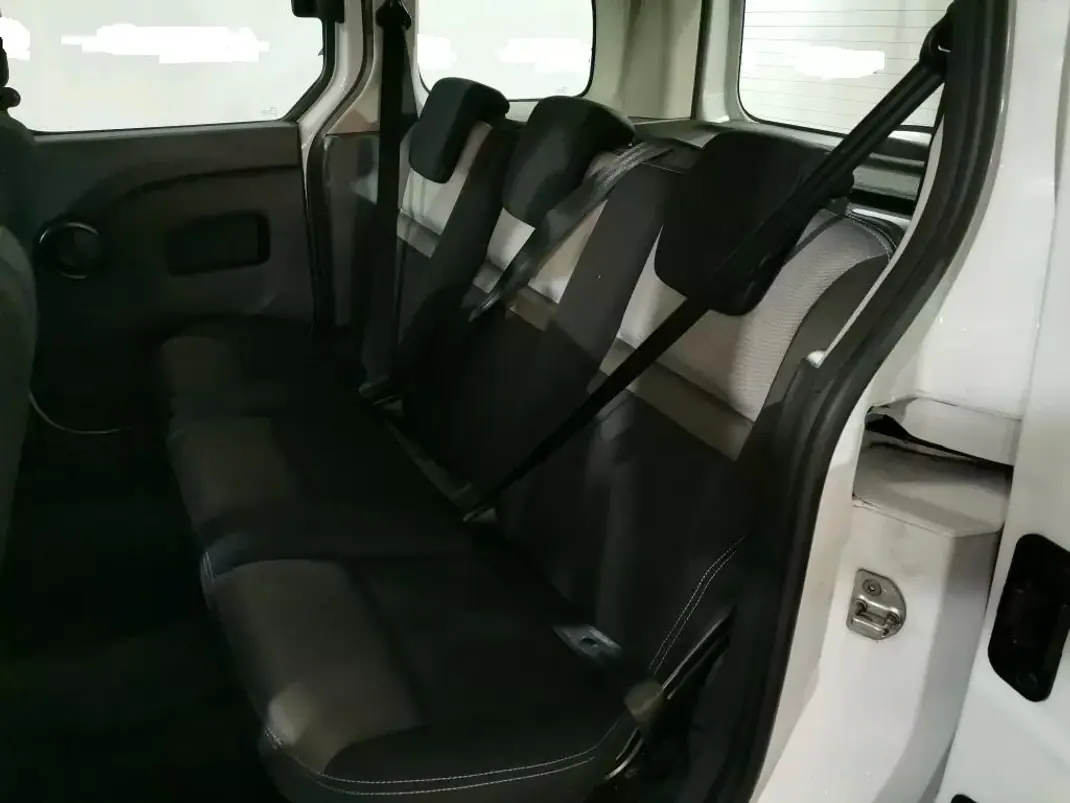 Renault Kangoo 2020 - 20750 EUR, 64000 km - AUTO.MOTO.pt - 64000km - foto 5 de 5