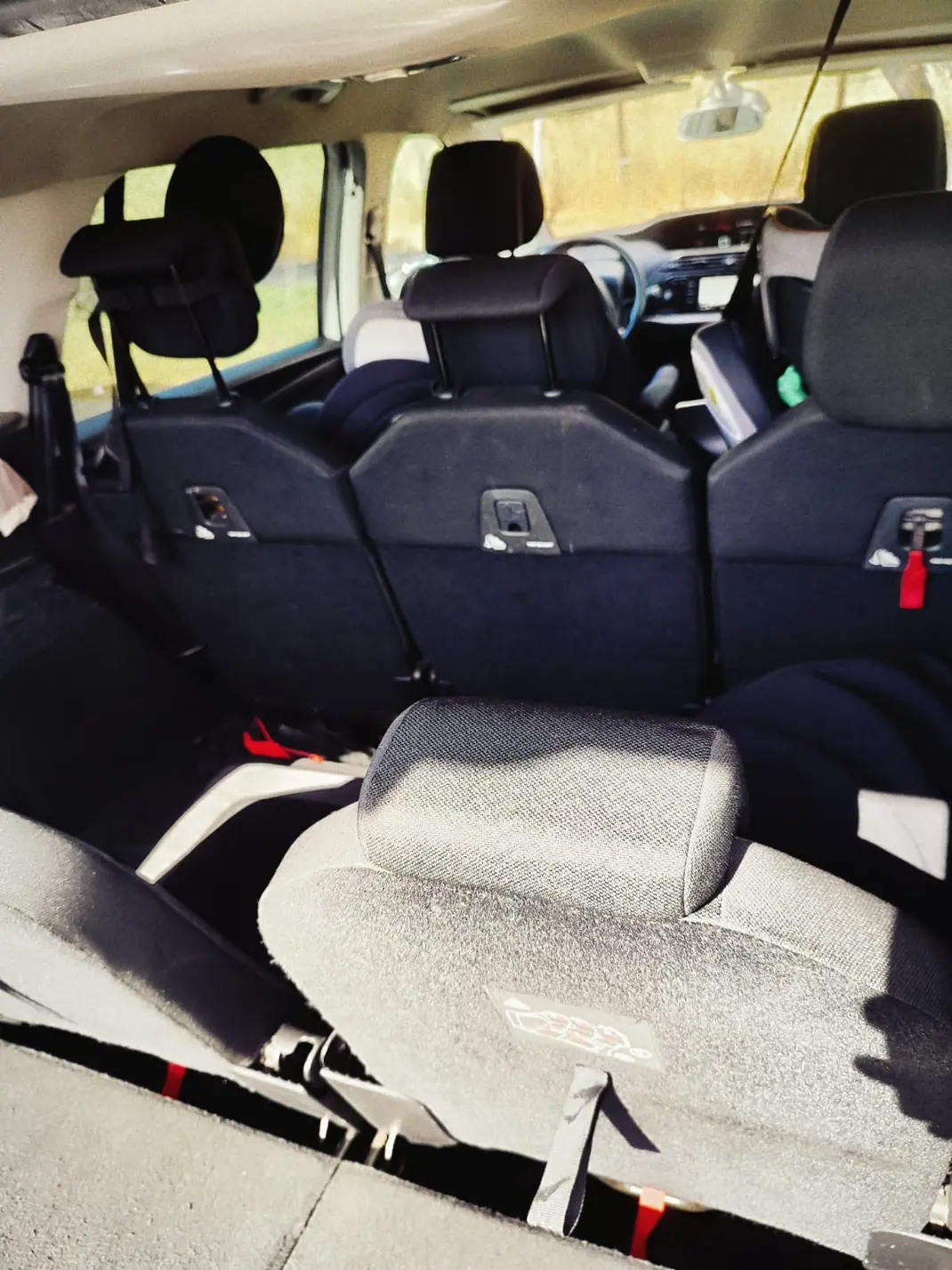 Citroën C4 Grand Picasso 2018 - 10890 EUR, 217500 km - AUTO.MOTO.pt - 217500km - foto 18 de 22