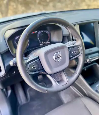 Volvo XC 40 2021 - 23500 EUR, 152242 km - AUTO.MOTO.pt - 152242km - foto 6 de 20