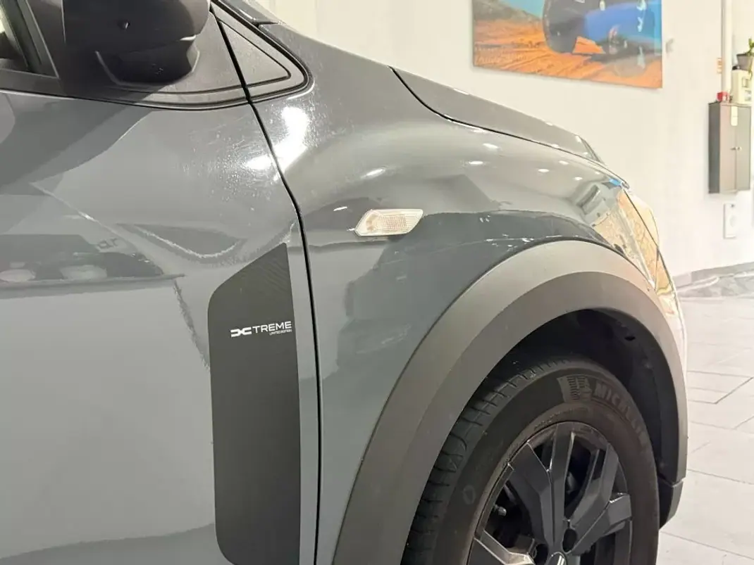 Dacia Jogger 2023 - 15950 EUR, 108079 km - AUTO.MOTO.pt - 108079km - foto 5 de 41