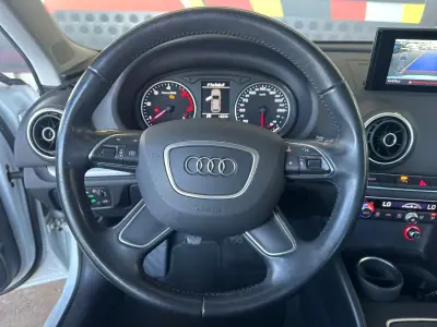 Audi A3 Sportback 2015 - 15900 EUR, 151923 km - AUTO.MOTO.pt - 151923km - foto 14 de 30